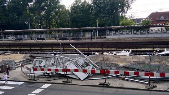 Nie ma już żaglówek przy gryfińskim dworcu. Powstaje centrum przesiadkowe [FOTO]