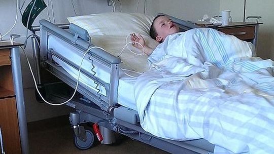 Nie ma u nas miejsca w szpitalu. Co z zakażonym dzieckiem z wypadku  