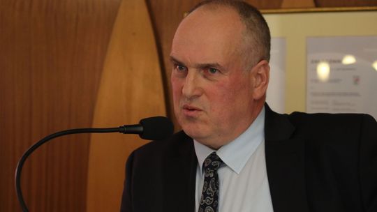 Nie mogli skontaktować się z kandydatem na koordynatora ds. komunikacji