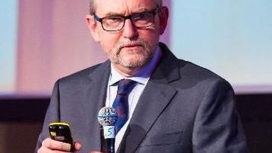 Nie możemy teraz traktować COVID-19 jak grypy, bo to fatalny trop - mówi profesor Witt Nie możemy teraz traktować COVID-19 jak grypy, bo to fatalny trop - mówi profesor Witt