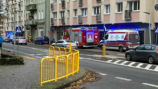 Nie otwierał drzwi policji. Wezwano pomoc