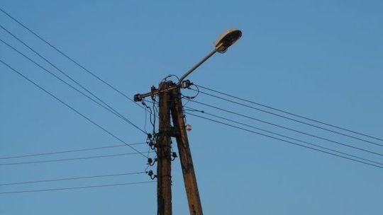 Nie świeci się żadna lampa na naszej ulicy!