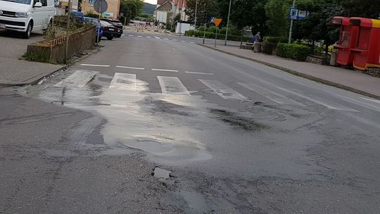 Nie szanują nie tylko drzew, ale i...wody