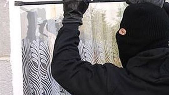 Nie trzymaj narzędzi na działce