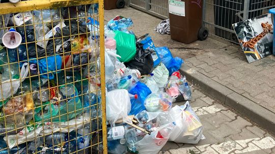 Nie wywożą śmieci wg harmonogramu. Będzie pozew przeciw PUK?