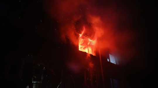 Nie żyje mężczyzna. Tragiczny pożar budynku mieszkalnego