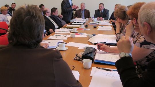 Nieco więcej za wodę i ścieki - tak postanowili radni