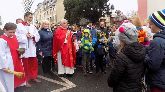 Niedziela Palmowa. Procesja z palmami przeszła ulicami Gryfina [FOTO]