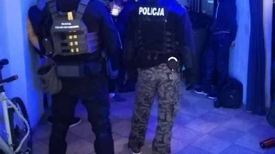 Nielegalny salon gier zamknięty przez funkcjonariuszy