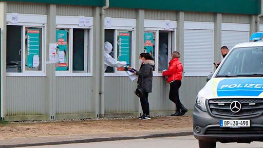 Niemcy. Hamulec bezpieczeństwa przyjęty. Możliwe wprowadzenie godziny policyjnej