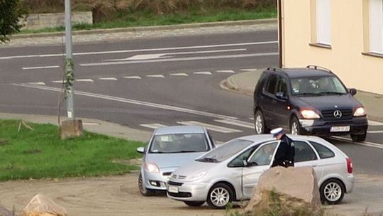 Nieoznakowane pojazdy policji zatrzymują do kontroli