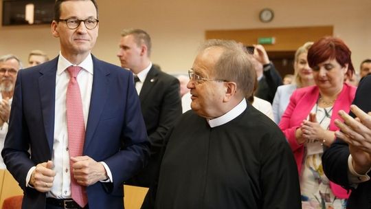 NIK w kancelarii premiera. Są nieprawidłowości: Polski Ład i o. Rydzyk NIK w kancelarii premiera. Są nieprawidłowości: Polski Ład i o. Rydzyk