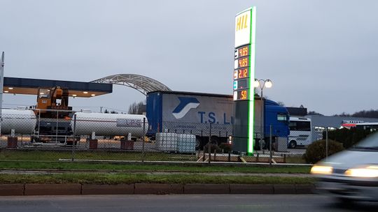 Nowy pylon. Nowa stacja paliw?