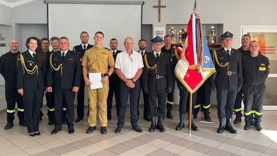 Nowy strażak w szeregach gryfińskiej Komendy złożył ślubowanie Nowy strażak w szeregach gryfińskiej Komendy złożył ślubowanie