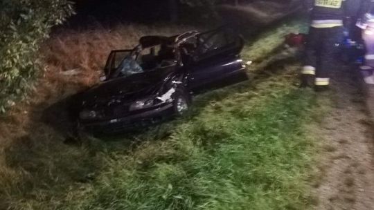 Nóż przystawił kierowcy do gardła i uciekł jego samochodem