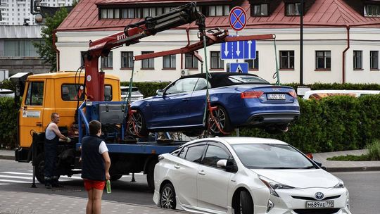 O czym pamiętać przed odbiorem niesprawnego samochodu przez skup?