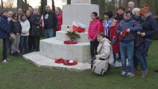 O jeden most NIE za daleko. Spotkanie w Tawernie przy moście, który łączy