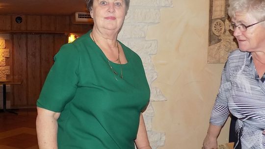 O kobietach, goździkach i rajstopach