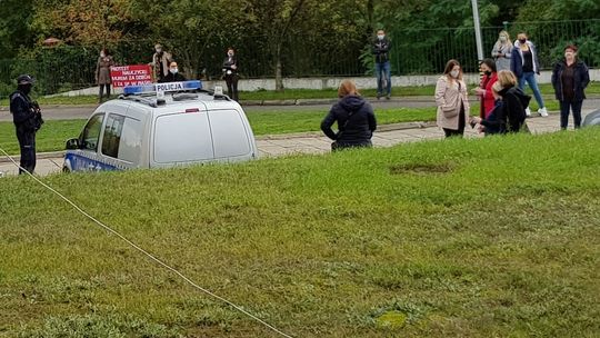 O szkole w Piasku decydują radni. Protest wokół szkoły