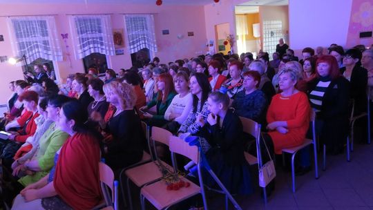 Obchody Dnia Kobiet przełożyli na niedzielę