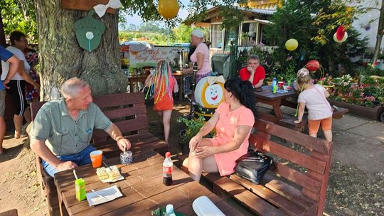 Obchodzą 7. urodziny. W południe przy kawie, a wieczorem kino