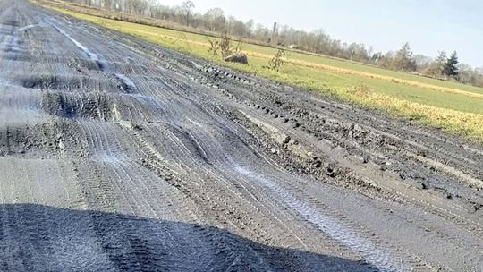 Obietnice utonęły w błocie. To jest dramat! Mieszkańcy mają dość! Obietnice utonęły w błocie. To jest dramat! Mieszkańcy mają dość!