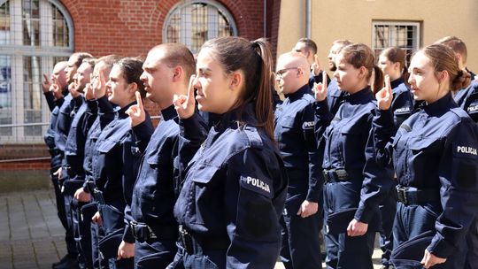 Od teraz są policjantami