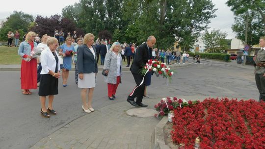 Oddali hołd bohaterom Powstania Warszawskiego [ZDJĘCIA]