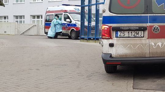 Odnotowujemy trzy zgony i pół setki zakażonych