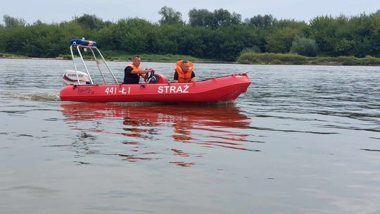 Odra zasolona, a strażacy pilnują rzeki