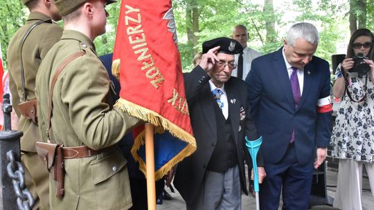 Porucznik Józef Kwiatkowski odsłonił Tablicę Pamięci Polaków Pomordowanych na Kresach Wschodnich II RP