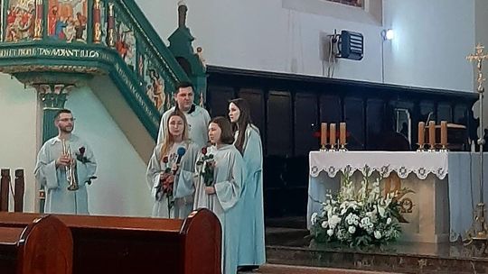 Oklaskami na stojąco nagrodzili artystów podczas koncertu w Gryfinie