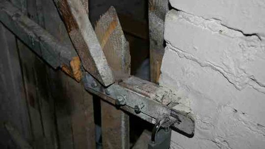 Okradają piwnice w Gryfinie