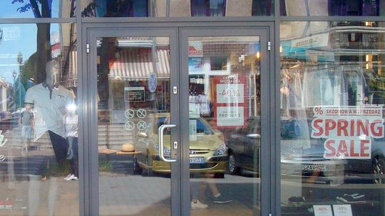 Okradli sklep z ubraniami