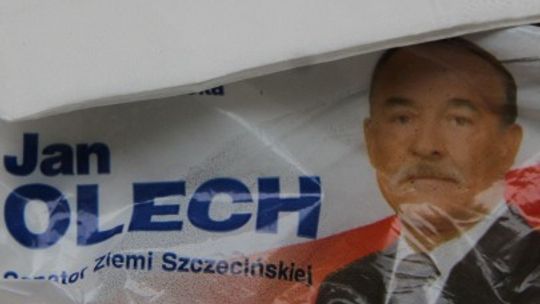 Olech żąda przeprosin i pieniędzy