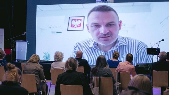 Online o współpracy z organizacjami pozarządowymi