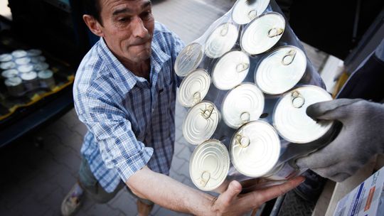 Opieka społeczna przekaże żywność potrzebującym