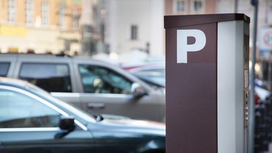 Opłatę uznała za ukrytą karę. Zarzuciła miastu nieuczciwość