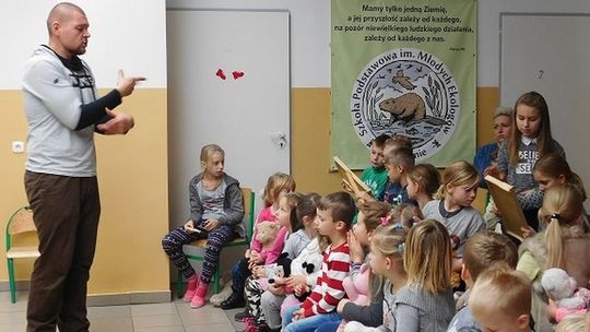 Opowieści o życiu i zwyczajach pszczół