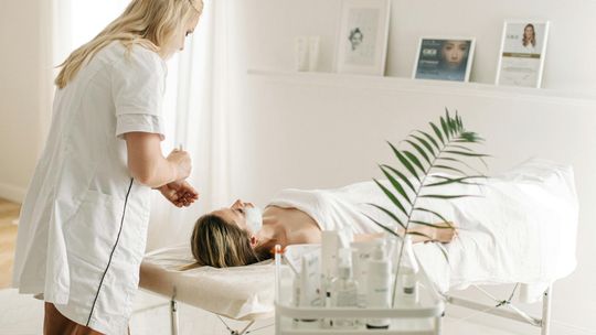 Optymalne rezultaty w walce z trądzikiem: Laserowe leczenie jako klucz do skutecznej terapii