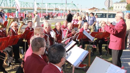 Orkiestra pierwszy raz na nabrzeżu