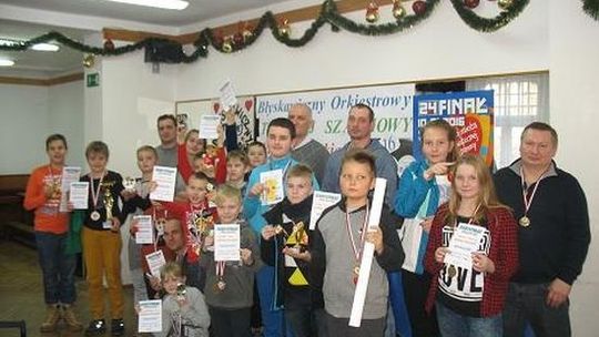 Orkiestra zagrała na szachownicy