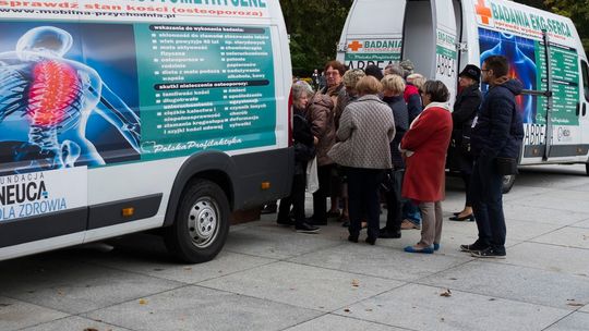 Osteobus odwiedzi Gryfino! Fundacja NEUCA dla Zdrowia rozpoczęła akcję bezpłatnych badań profilaktycznych 
