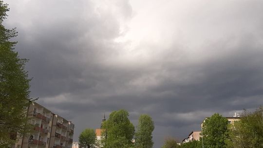 Ostrzegamy przed burzami z gradem