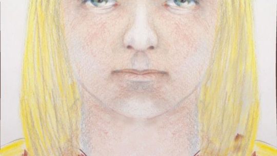 Oszust i oszustka poszukiwani przez policję