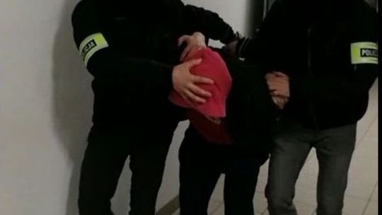 Oszust podający się za policjanta wpadł na poczcie