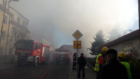 Pali się następny budynek po wybuchu gazu w kamienicy! [ZDJĘCIA]