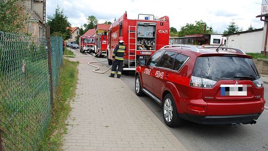 Paliły się drzwi i tapczan
