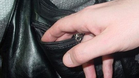 Panią Anię okradziono na ulicy