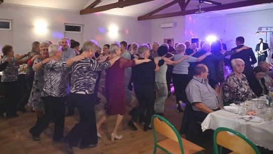 Bawili się pełni energii. Gminny dzień seniora świętowany z klasą